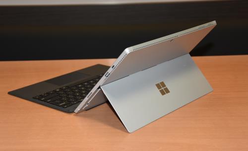 Microsoft surface pro 6-26 2in1 touchscreen laptop